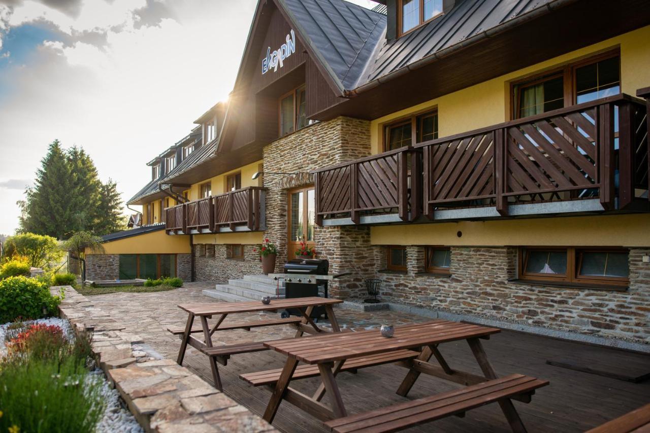 Apartmany Engadin Bozi Dar Exterior photo